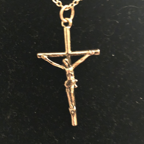 Jewelry - Elegant Gold Crucifix Pendant Necklace